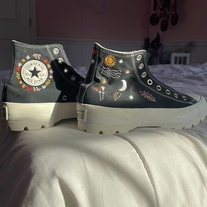 Platform Threaded “It’s Okay to Wander” Converse